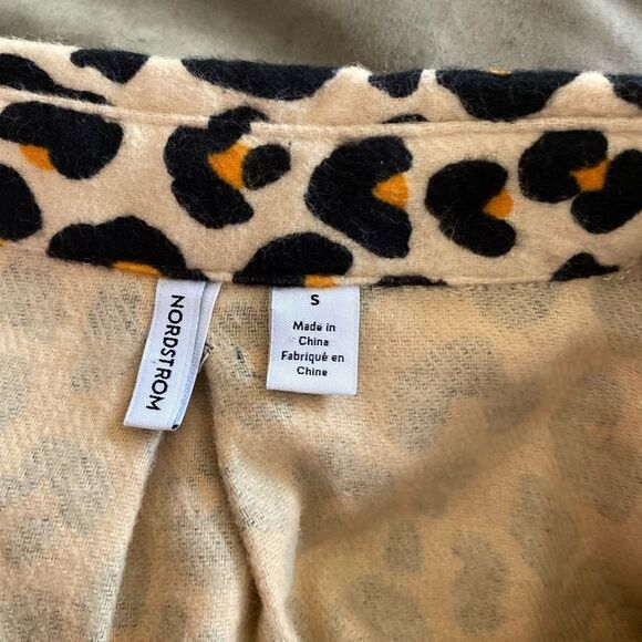 Nordstrom’s leopard flannel nightgown size small 100% cotton - Picture 6 of 8